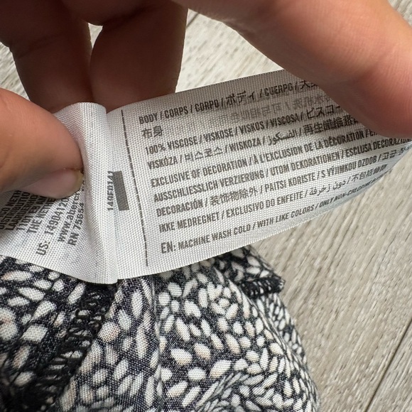 Abercrombie & Fitch High Waist Black and White Shorts - Picture 7 of 7